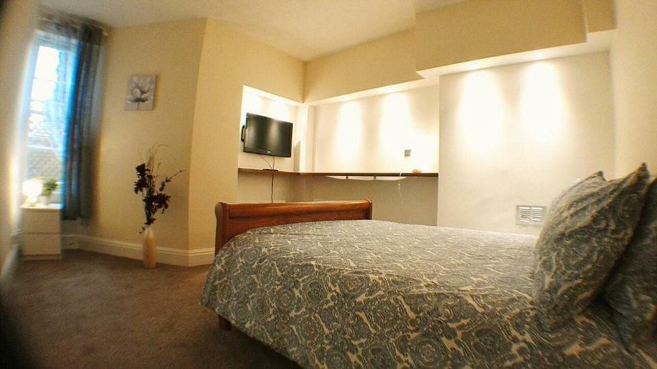 Large Garden Flat Near Marine Lake Weston-super-Mare Zewnętrze zdjęcie