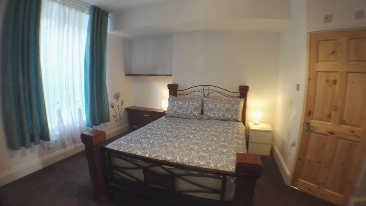 Large Garden Flat Near Marine Lake Weston-super-Mare Zewnętrze zdjęcie